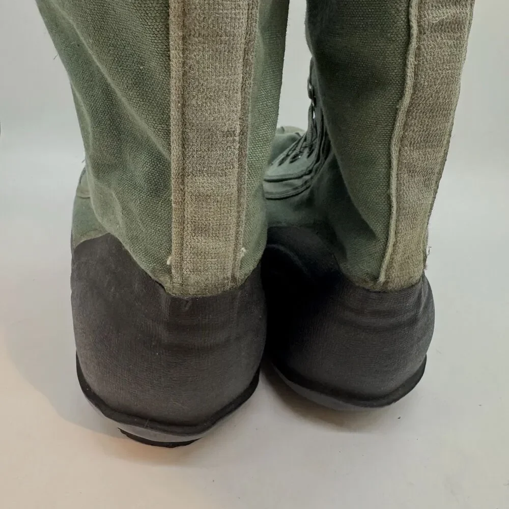 Vintage 80s Air Force Extreme Cold Weather Boots N-1B Medium Mukluks Socks USAF
